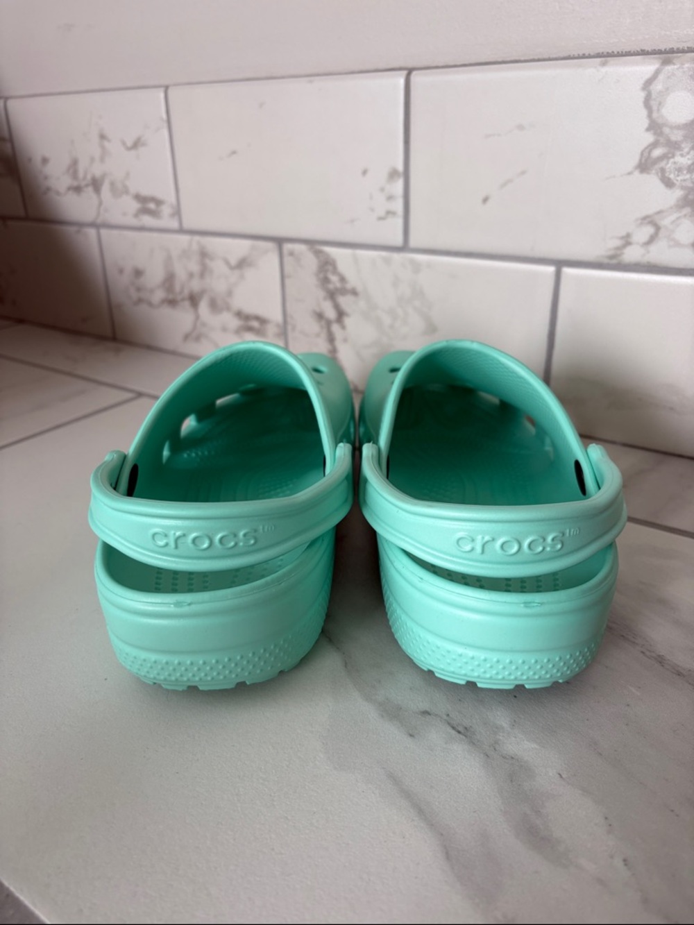 Crocs Classic New Mint Slip on Clogs New with Box - Men’s 7 Women’s 9 - Picture 3 of 6